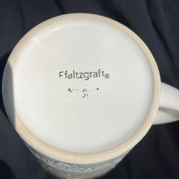 Pfaltzgraff - "THINK PAWSITIVE" embossed Dog Faces - 16 oz Coffee Mug - Picture 3 of 5